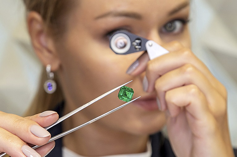 Изумруд – самый титулованный драгоценный зеленый камень.